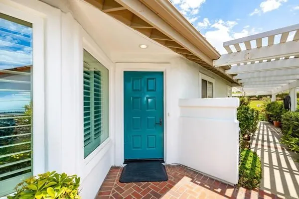 Property Slideshow image 3 of 60 | 4980 delos way, Oceanside, CA, 92056