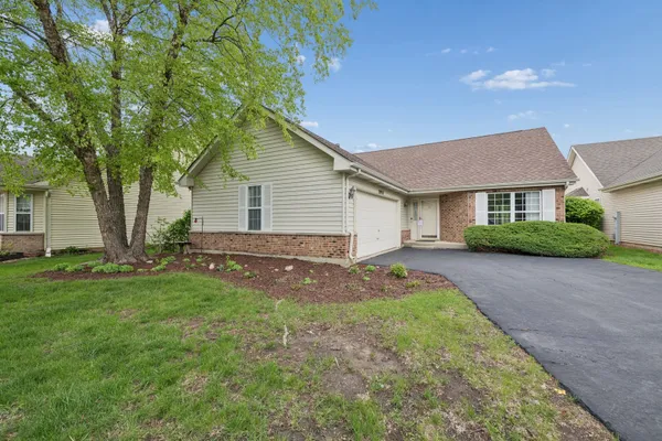 Property Slideshow image 2 of 21 | 20976 s olive st, Plainfield, IL, 60544