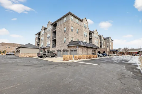 Property Slideshow image 2 of 31 | 141 saundersville rd apt 2307, Hendersonville, TN, 37075