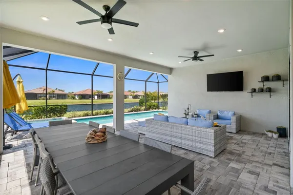 Property Slideshow image 2 of 50 | 6266 mesa gln, Bradenton, FL, 34203