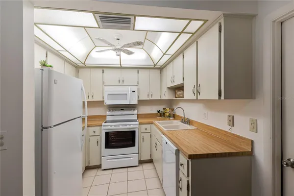 Property Slideshow image 3 of 41 | 2261 shelly dr d, Palm Harbor, FL, 34684