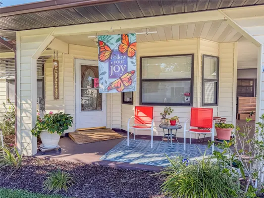 Property Slideshow image 2 of 11 | 1678 colonnades cir, Lakeland, FL, 33811