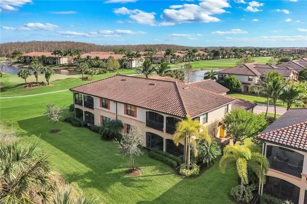 Property Slideshow image 2 of 31 | 28005 cookstown ct 3401, Bonita Springs, FL, 34135