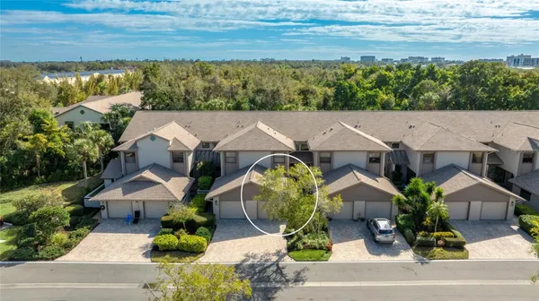 Property Slideshow image 3 of 57 | 1648 starling dr 202, Sarasota, FL, 34231