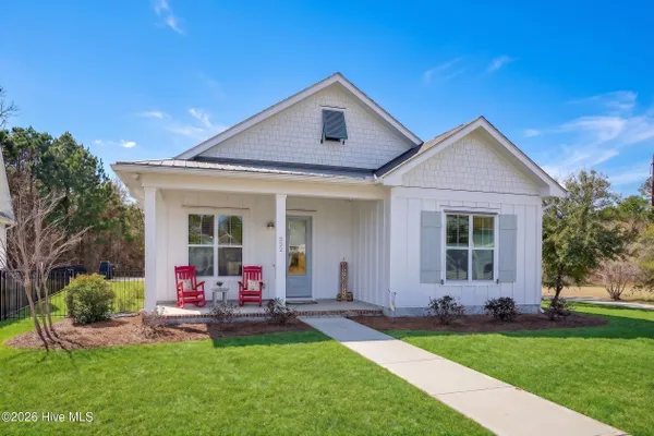 Property Slideshow image 2 of 55 | 332 cornubia dr, Castle Hayne, NC, 28429