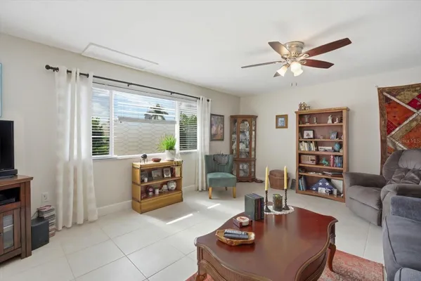 Property Slideshow image 3 of 23 | 2320 aquabluff pl v274, Sarasota, FL, 34231