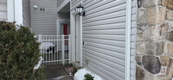 Property Slideshow image 2 of 23 | 41 greentree ct, Brookhaven, NY, 11967