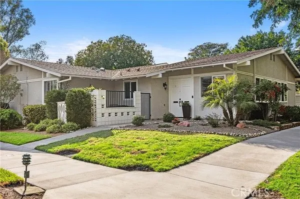 Property Slideshow image 2 of 37 | 713 avenida majorca #b #b, Laguna Woods, CA, 92637