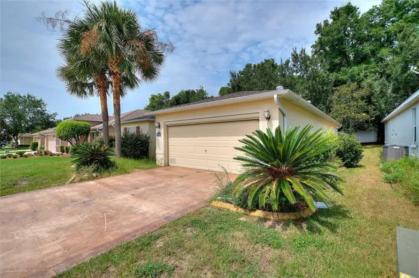 Property Slideshow image 3 of 49 | 16416 sw 15th ct, Ocala, FL, 34473