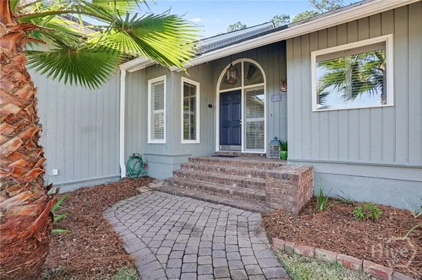 Property Slideshow image 3 of 38 | 15 riding ln, Savannah, GA, 31411