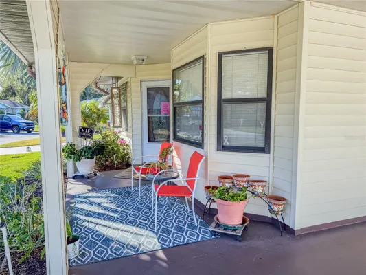 Property Slideshow image 3 of 11 | 1678 colonnades cir, Lakeland, FL, 33811