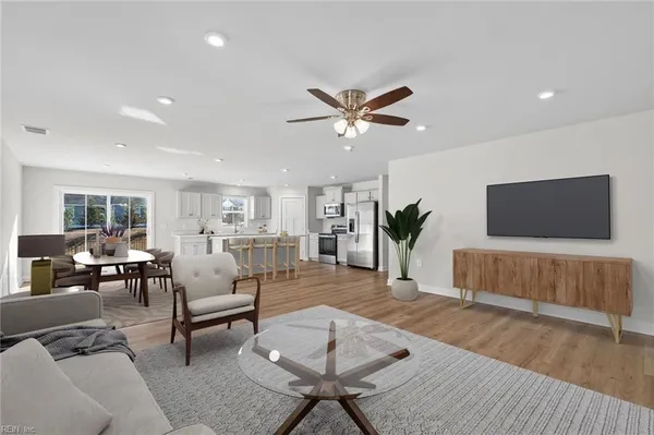 Property Slideshow image 2 of 45 | 7728 w danube loop, New Kent, VA, 23124