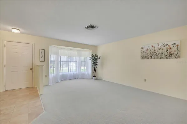 Property Slideshow image 3 of 50 | 7103 crown oaks dr, Spring Hill, FL, 34606