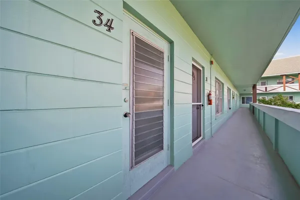 Property Slideshow image 2 of 22 | 2042 australia way 34, Clearwater, FL, 33763
