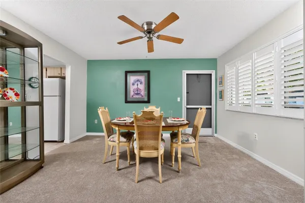 Property Slideshow image 3 of 71 | 3972 overlook bnd 28, Sarasota, FL, 34232