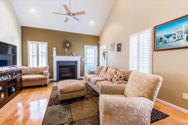 Property Slideshow image 3 of 21 | 43 halley ln, Miller Place, NY, 11764