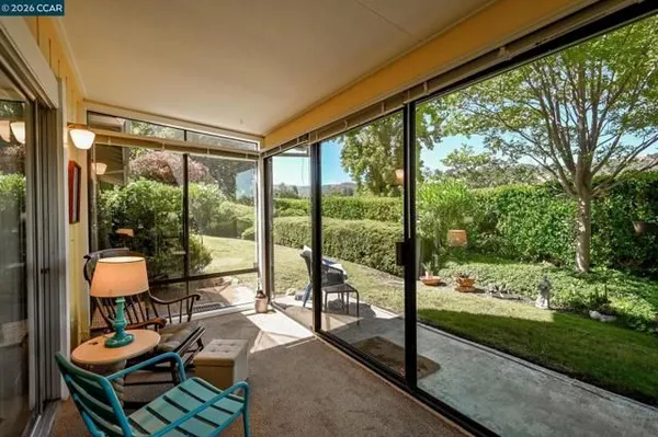 Property Slideshow image 3 of 58 | 2055 cactus ct 2, Walnut Creek, CA, 94595
