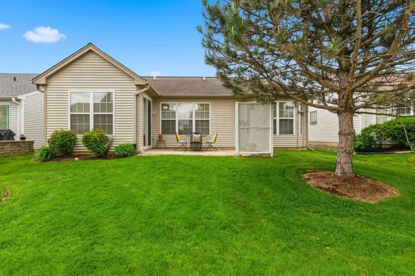 Property Slideshow image 2 of 23 | 13372 longmeadow dr, Huntley, IL, 60142