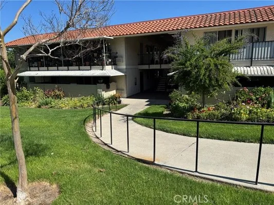 Property Slideshow image 2 of 30 | 2182 via puerta a, Laguna Woods, CA, 92637