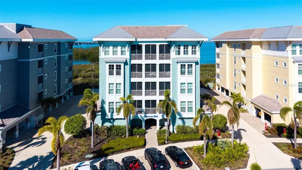 Property Slideshow image 2 of 87 | 388 aruba cir unit 201, Bradenton, FL, 34209