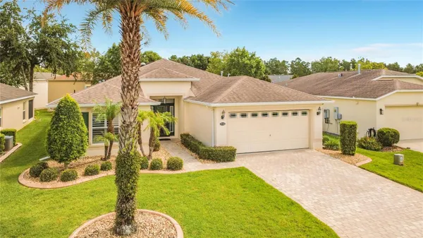 Property Slideshow image 3 of 82 | 27132 roanoke dr, Leesburg, FL, 34748