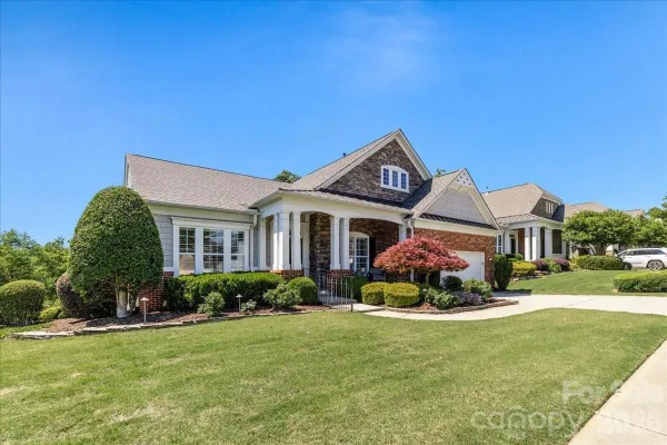 Property Slideshow image 2 of 48 | 39653 rosebay ct, Fort Mill, SC, 29707