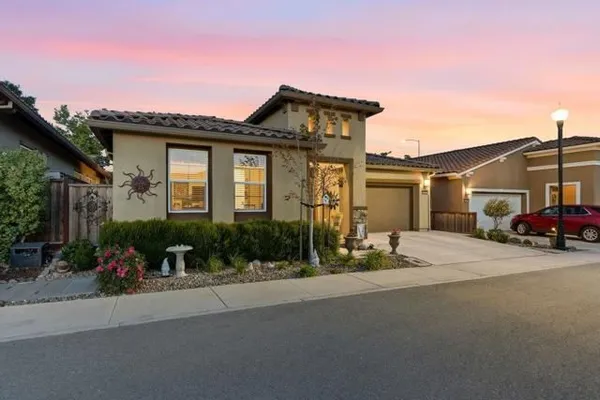Property Slideshow image 2 of 63 | 2041 santoro way, Hollister, CA, 95023