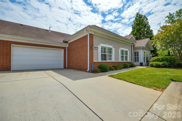 Property Slideshow image 2 of 37 | 2249 n castle ct, Matthews, NC, 28105