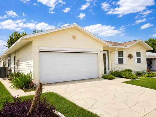 Property Slideshow image 2 of 28 | 2228 grand cypress dr, Lakeland, FL, 33810