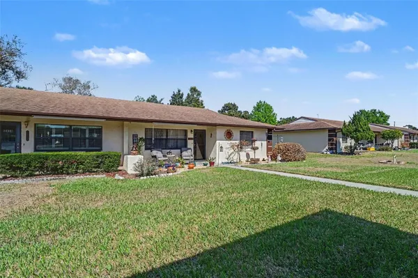 Property Slideshow image 3 of 30 | 12435 orangewood cir, Tavares, FL, 32778