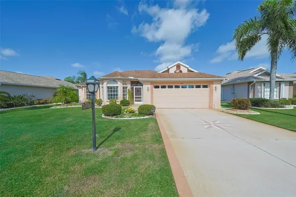 Property Slideshow image 2 of 43 | 1619 brookton green dr, Sun City Center, FL, 33573