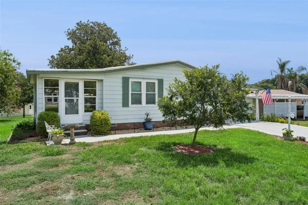 Property Slideshow image 2 of 20 | 903 oleander st, Lady Lake, FL, 32159