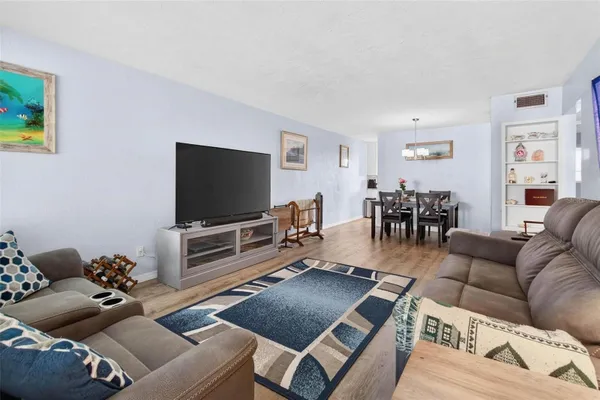 Property Slideshow image 3 of 40 | 2021 australia way 39, Clearwater, FL, 33763