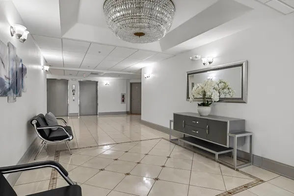 Property Slideshow image 3 of 25 | 10 n gilbert st 314, South Elgin, IL, 60177