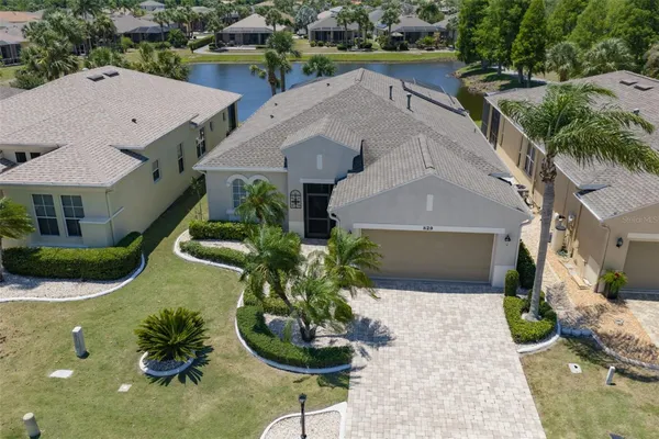 Property Slideshow image 2 of 65 | 829 regal manor way, Sun City Center, FL, 33573