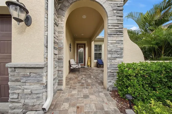 Property Slideshow image 3 of 42 | 13930 swallow hill dr, Lithia, FL, 33547