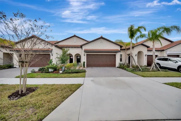 Property Slideshow image 2 of 43 | 17436 holly well ave, Wimauma, FL, 33598