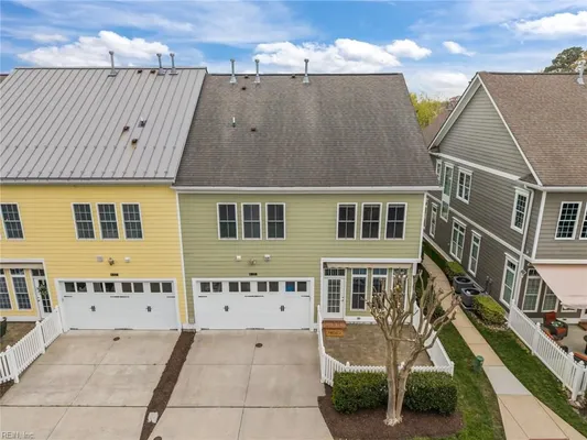 Property Slideshow image 2 of 37 | 1032 cranberry dr, Chesapeake, VA, 23320