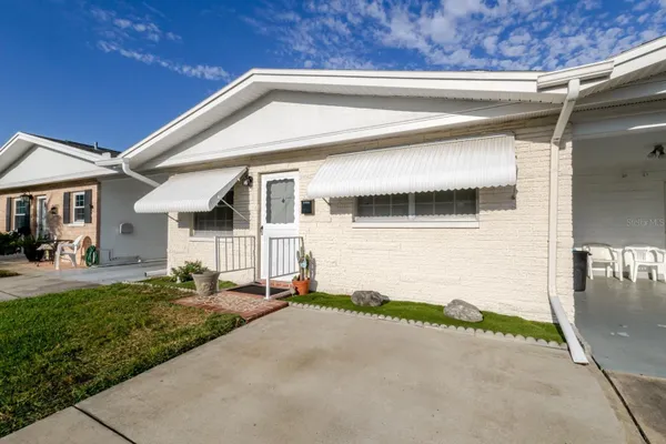 Property Slideshow image 2 of 54 | 9905 dahlia st n # 27, Pinellas Park, FL, 33782