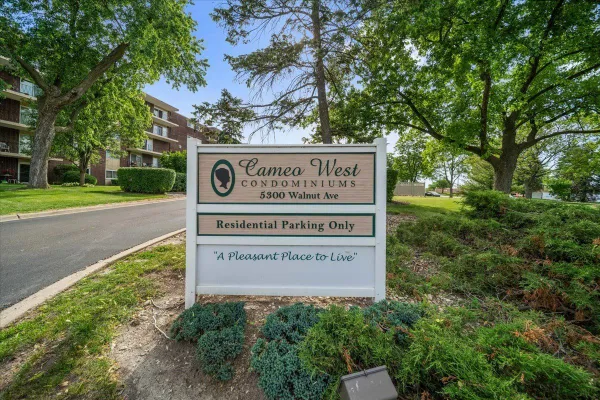Property Slideshow image 2 of 26 | 5300 walnut ave 19c, Downers Grove, IL, 60515