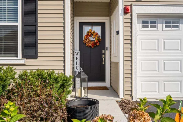 Property Slideshow image 2 of 20 | 273 ridley st, North Aurora, IL, 60542