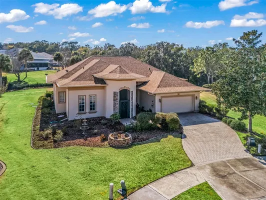 Property Slideshow image 2 of 47 | 5236 island terrace ct, Lady Lake, FL, 32159