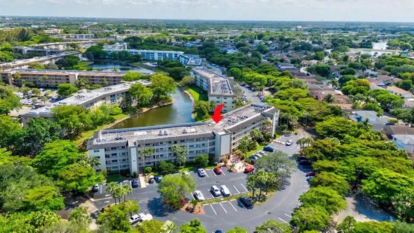 Property Slideshow image 3 of 32 | 3402 bimini ln apt e2, Coconut Creek, FL, 33066