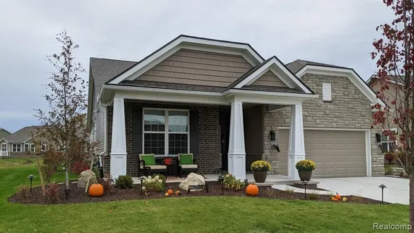 Property Slideshow image 2 of 51 | 27176 walloon way, Brownstown Twp, MI, 48134