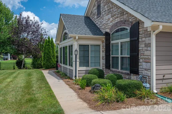 Property Slideshow image 3 of 43 | 2360 villa oaks ct, Gastonia, NC, 28054