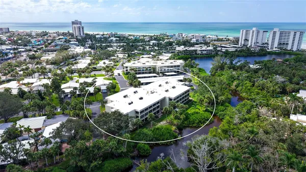 Property Slideshow image 2 of 68 | 225 hourglass way 202, Sarasota, FL, 34242