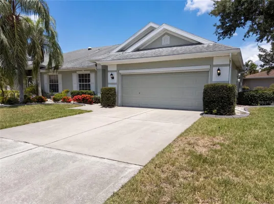 Property Slideshow image 2 of 25 | 923 oxford park dr 81, Sun City Center, FL, 33573