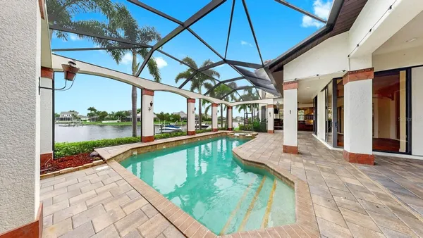 Property Slideshow image 3 of 82 | 5417 tybee island dr, Apollo Beach, FL, 33572