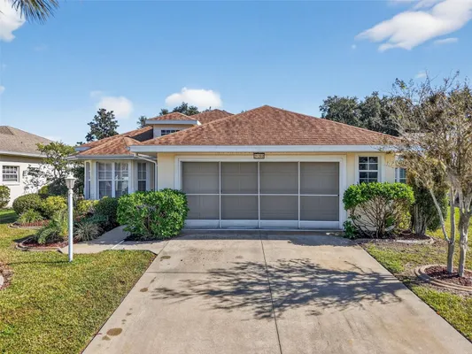 Property Slideshow image 2 of 66 | 21202 braveheart dr, Leesburg, FL, 34748