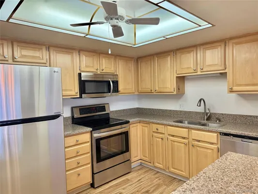 Property Slideshow image 3 of 34 | 14102 e linvale pl 606, Aurora, CO, 80014